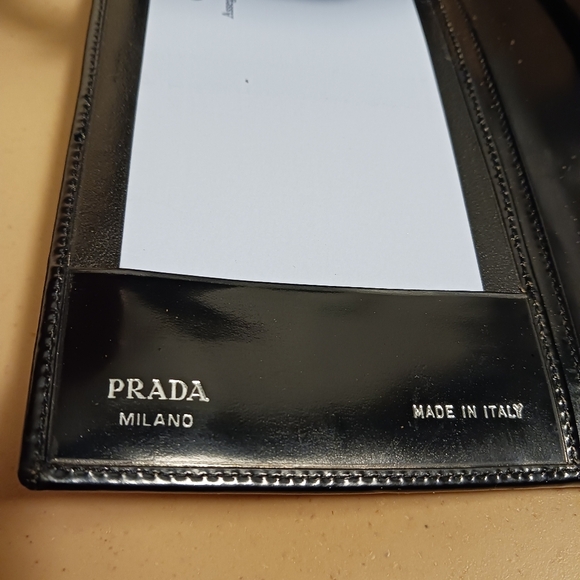 Prada Black patent leather wallet, checkbook - Picture 11 of 16